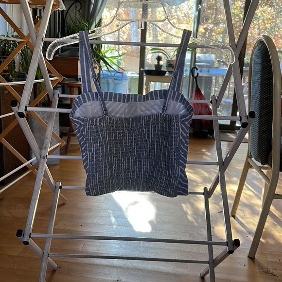 Blue and white striped crop tank top - Picture 2 of 3